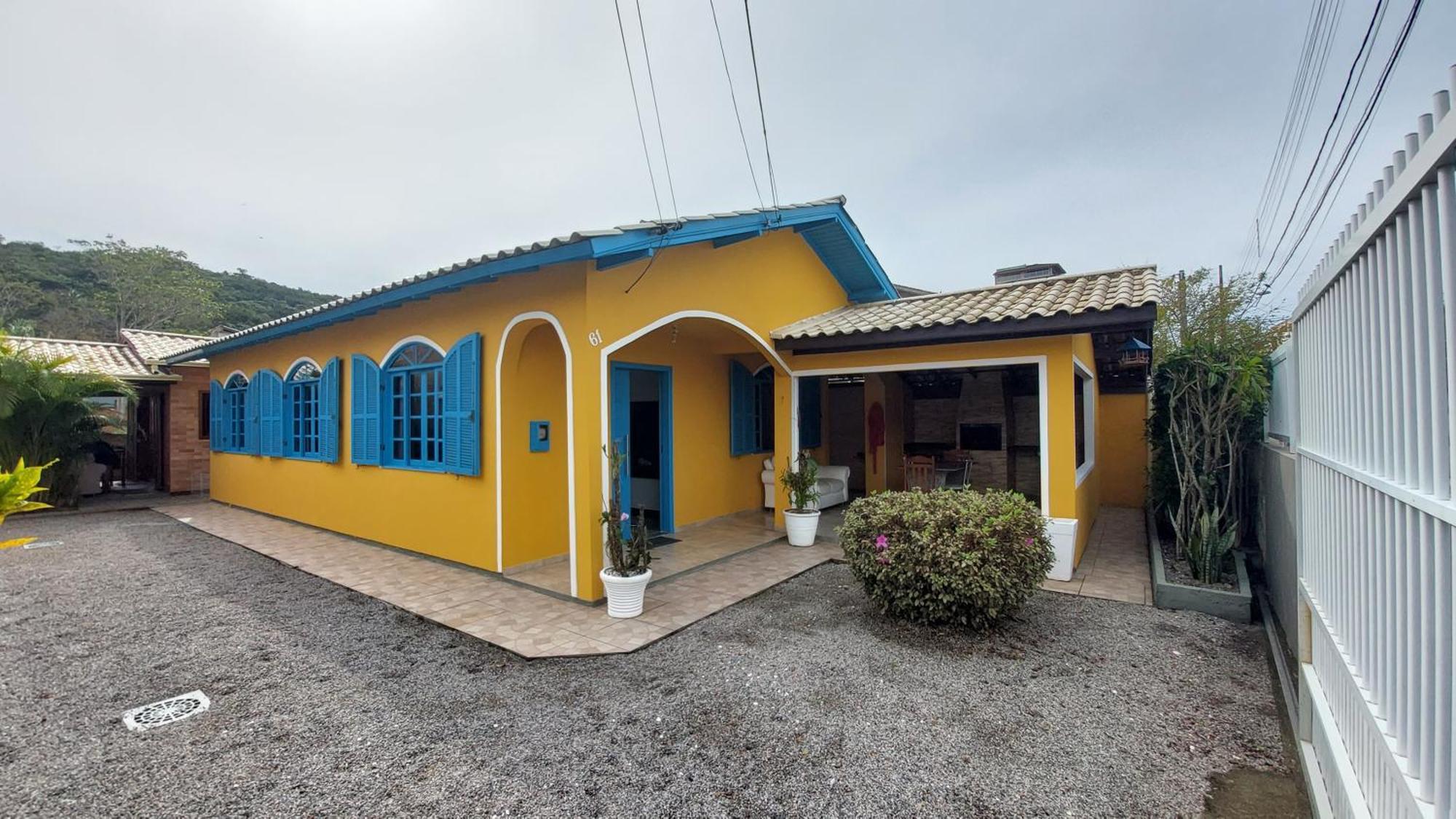 Casa 300M Da Praia Com Lindo Jardim! Флорианополис Экстерьер фото